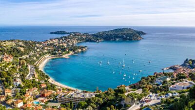 20-minute panoramic flight from Nice - From Aéroport Nice Côte d’Azur to the helicopter: what the flow looks like