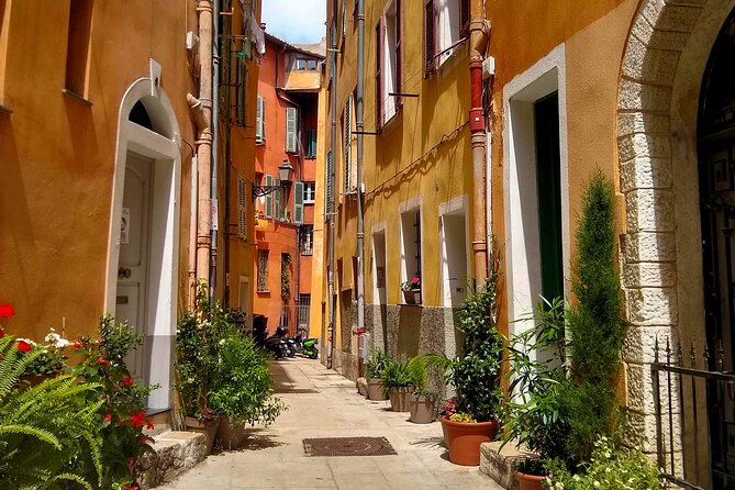 A Writer's Guide to Nice: An Audio Tour of the Old Town - Passing the Palais de la Préfecture: official Nice, explained on the move