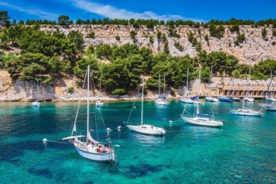 Calanques of Cassis, Aix-en-Provence & Wine Tasting Private Tour - Cassis free time: port atmosphere, colorful houses, and sea urchins