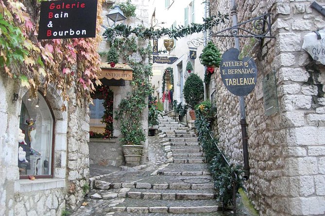 Cannes & Antibes private guided tour - Key highlights in a nutshell