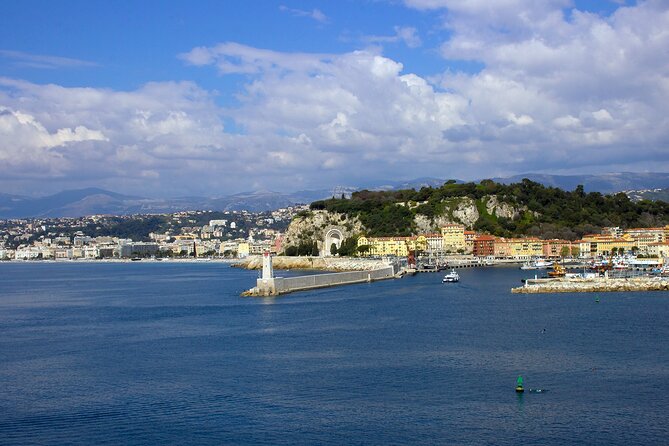 Discovery of the city of Nice by electric Méhari - From the oldest square to the port: pointus, yachts, and terrace life