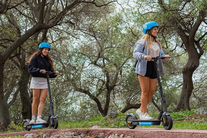 Electric scooter rental in Nice - Safety and Comfort: Headset + Padlock for Real Stops