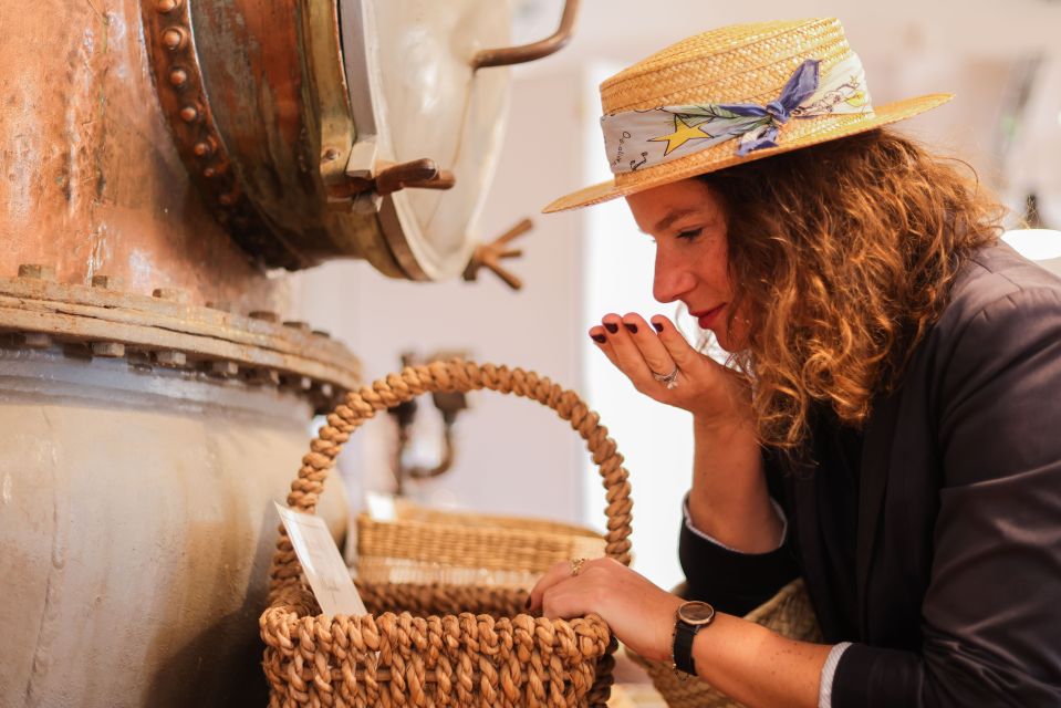 From Nice: Afternoon tour Grasse and Saint-Paul-de-Vence - What to bring: scent day comfort and easy walking