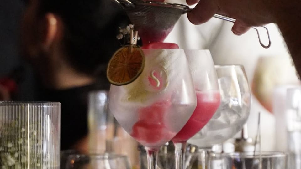 Nice: Cocktail Workshop in a Stylish Bar Lounge in Old Town - The first act: tasting shots that teach by example