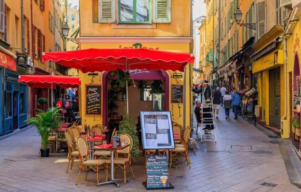 Nice: Old Town Highlights Walking Tour - How Nice moved: from the top down with the city’s growth