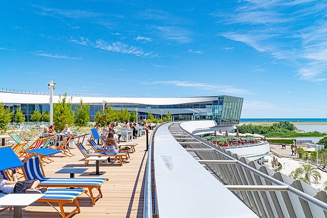 Nice: Shopping & Aperitivo sea view at CAP3000 - Porte de la Mer check-in: start where the shopping pass begins