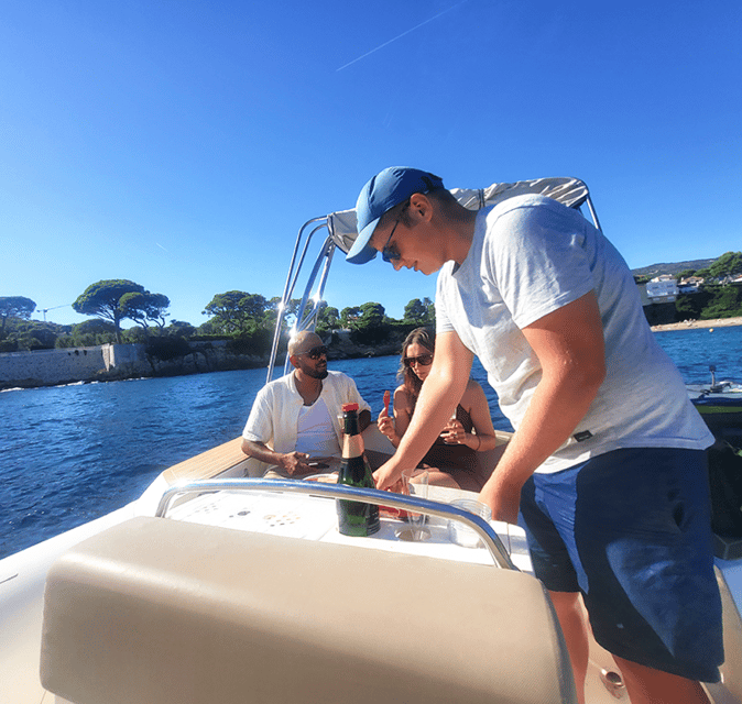 Nice: Visite privé en Bike & Boat 3h Villefranche-Cap ferrat - Promenade des Anglais and the Quai des États-Unis views