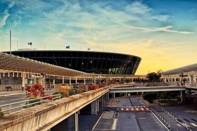 Private Arrival Transfer: Nice Airport to Hotel - The ride itself: comfort, room for bags, and quick transit into central Nice