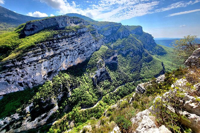 Private discovery of the hinterland of the Côte d'Azur - St-Paul-de-Vence: the ramparts village where painters left their mark