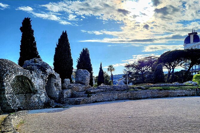 Private tour of Nice with tasting of traditional dishes - The traditional picnic: local specialties plus a pétanque introduction