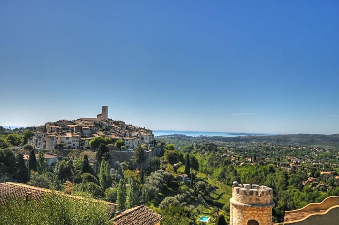 Small-Group Half-Day Tour to St-Paul-de-Vence, Antibes and Cannes from Nice - Cannes along La Croisette: 30 minutes of prime people-watching