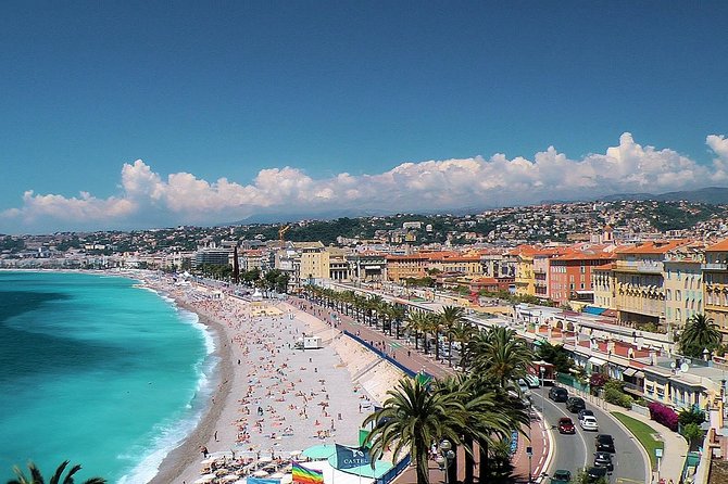 Transfer - Nice city> Nice Airport - Luggage help and a clean, comfortable car