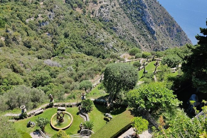 Visit of the Medieval Village of Èze - Château Eza: a quick rest at a restaurant with the view