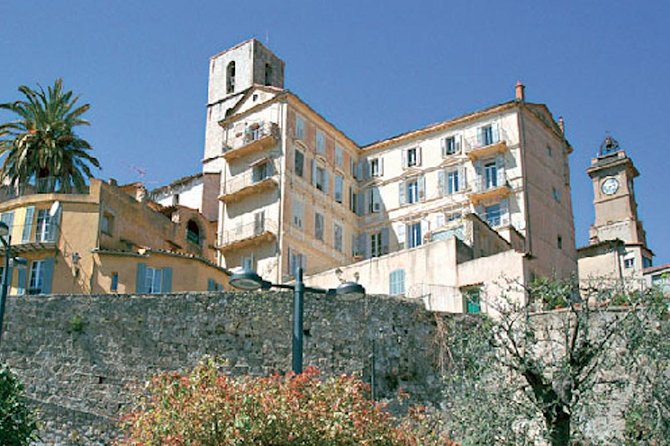 West Coast and Countryside shared & Guided tour from Nice - Saint-Paul de Vence: Medieval Village Views With an Artist-Spot Angle